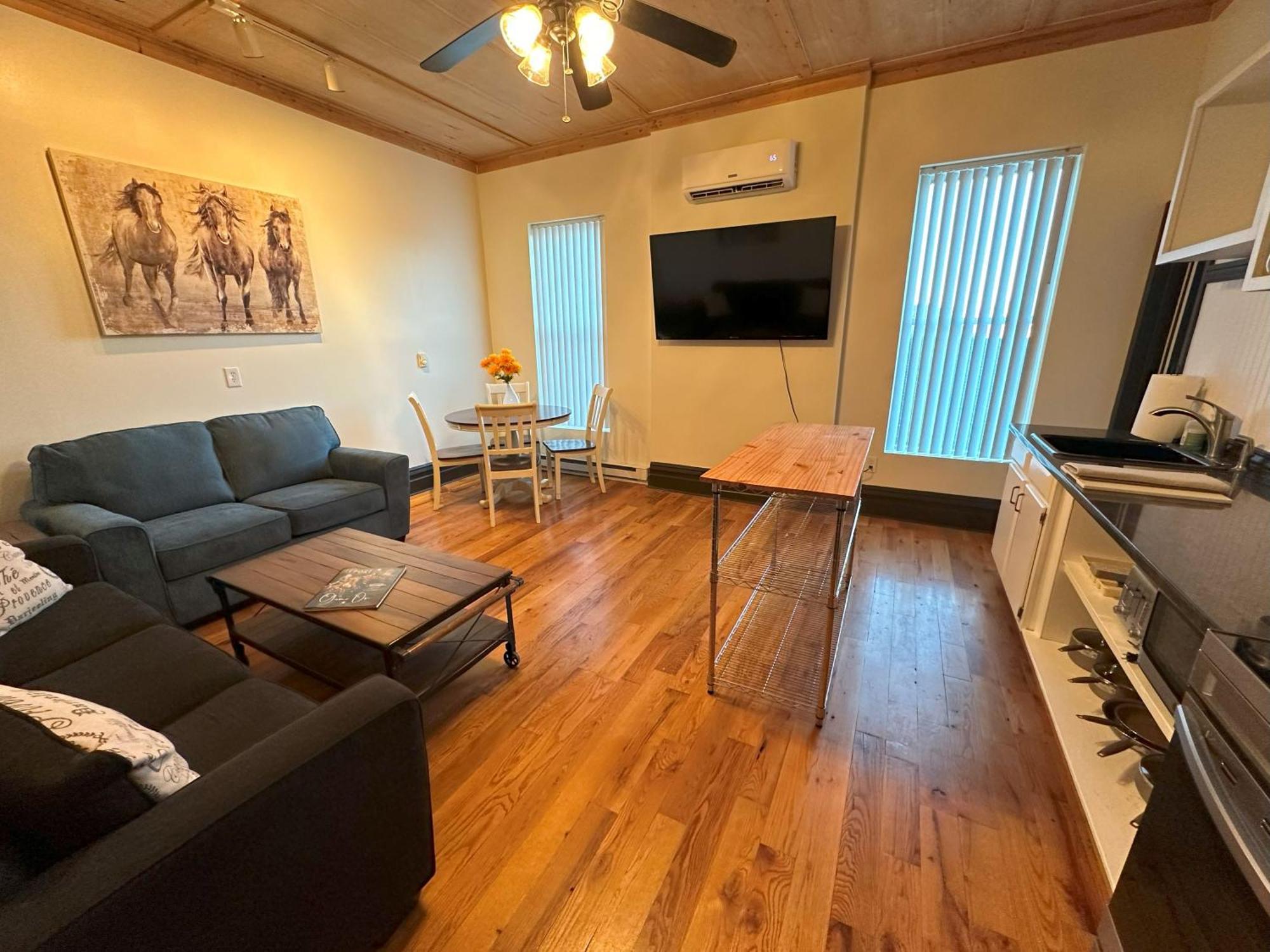 Quiet, Gated Oasis Near Downtown Lexington Apartment Exterior photo