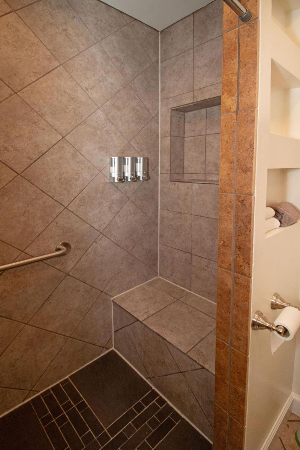 Quiet, Gated Oasis Near Downtown Lexington Apartment Exterior photo